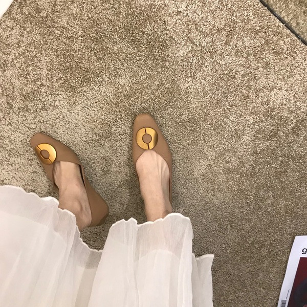 Alkalmi női cipő fém elemmel - öko bőr