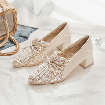 Új modell alkalmi női cipő szalaggal és meleg béléssel - hegyes modell