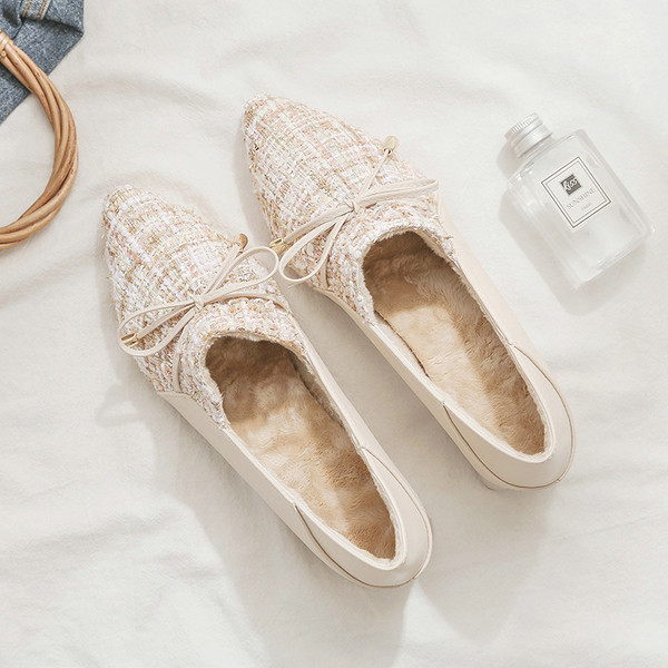 Új modell alkalmi női cipő szalaggal és meleg béléssel - hegyes modell