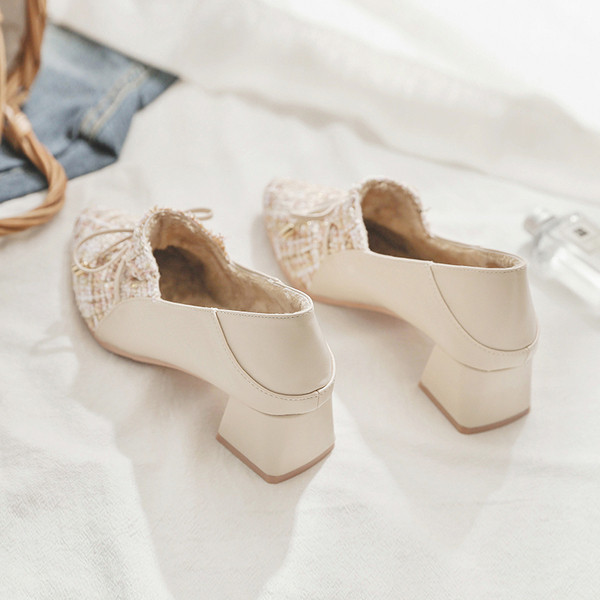 Új modell alkalmi női cipő szalaggal és meleg béléssel - hegyes modell