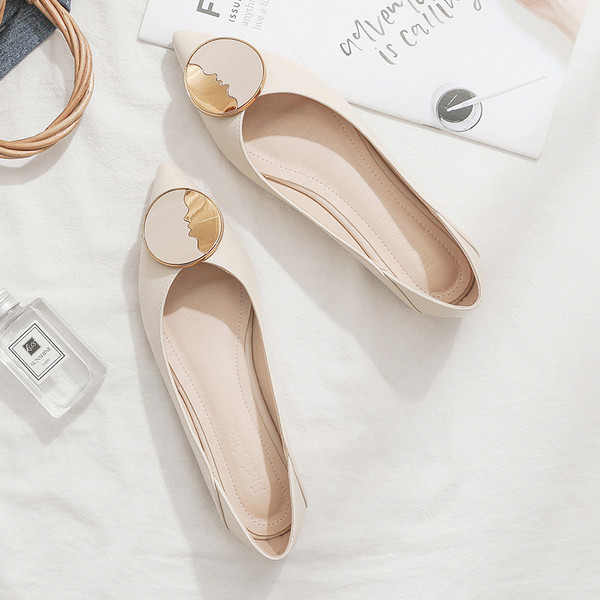 Alkalmi női hegyes cipő lapos talppal