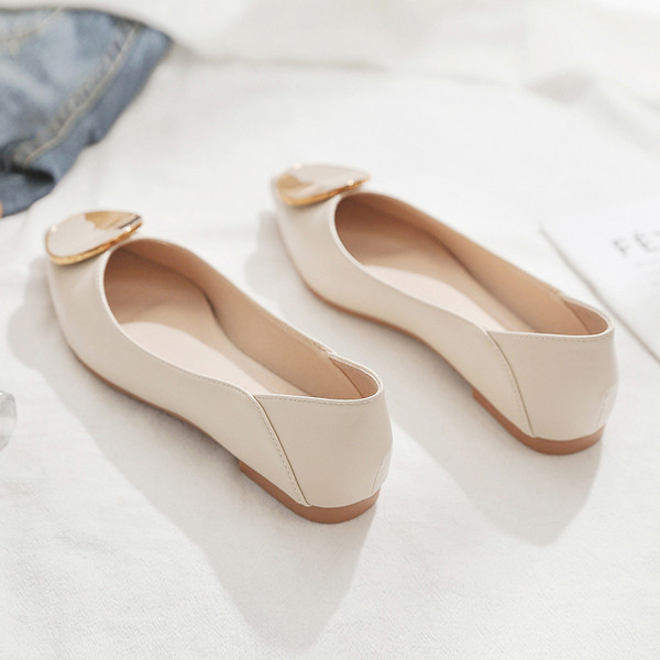 Alkalmi női hegyes cipő lapos talppal