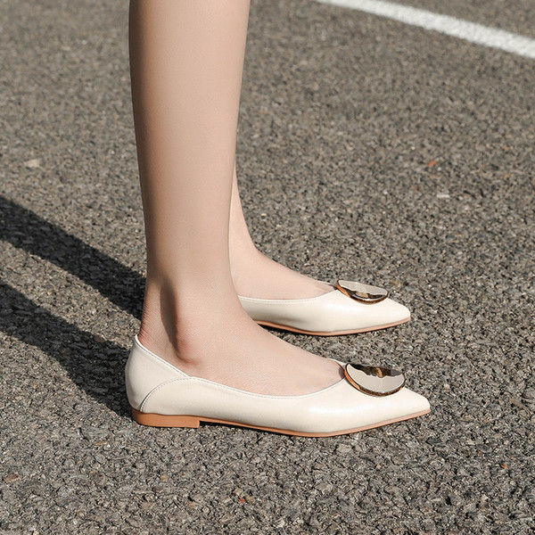 Alkalmi női hegyes cipő lapos talppal