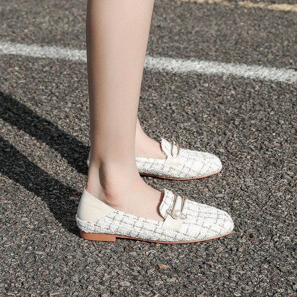 Női alkalmi cipő pehely és gyöngyházzal - lapos talppal