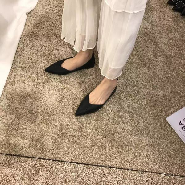 Női alkalmi cipő ökobőr hegyes modellből