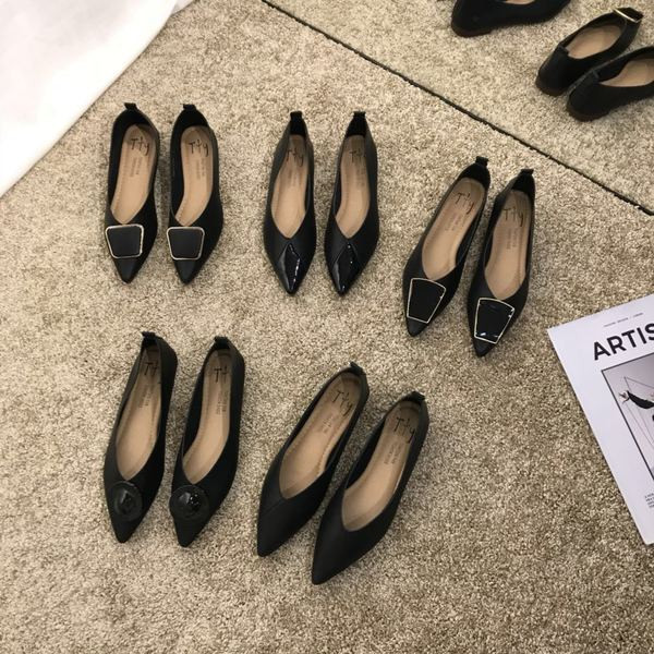 Őszi női cipő műbőrből fekete színben