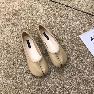 Lapos talpú női cipő új modellje - öko bőr