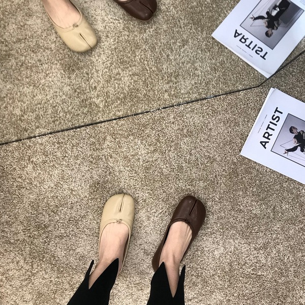 Lapos talpú női cipő új modellje - öko bőr