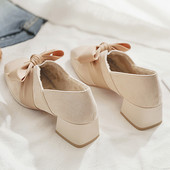 Női alkalmi cipő alacsony sarkú szalaggal