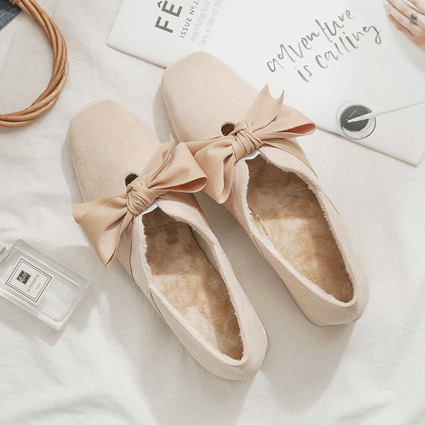 Női alkalmi cipő alacsony sarkú szalaggal