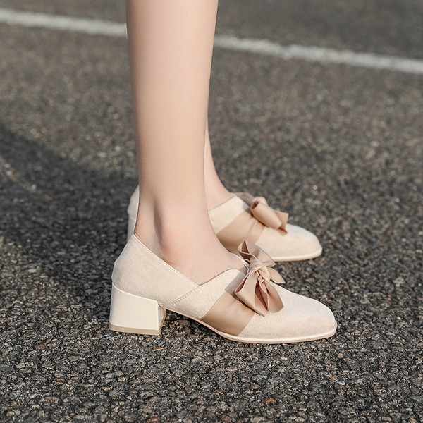 Női alkalmi cipő alacsony sarkú szalaggal