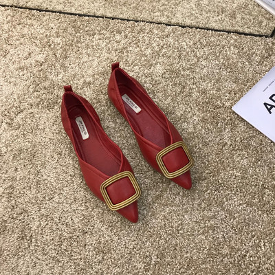 Női cipő műbőrből - hegyes modell