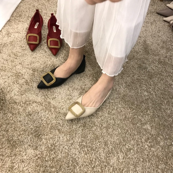 Női cipő műbőrből - hegyes modell