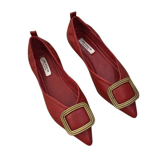 Női cipő műbőrből - hegyes modell