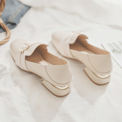 Gyöngyös, alacsony sarkú női alkalmi cipő