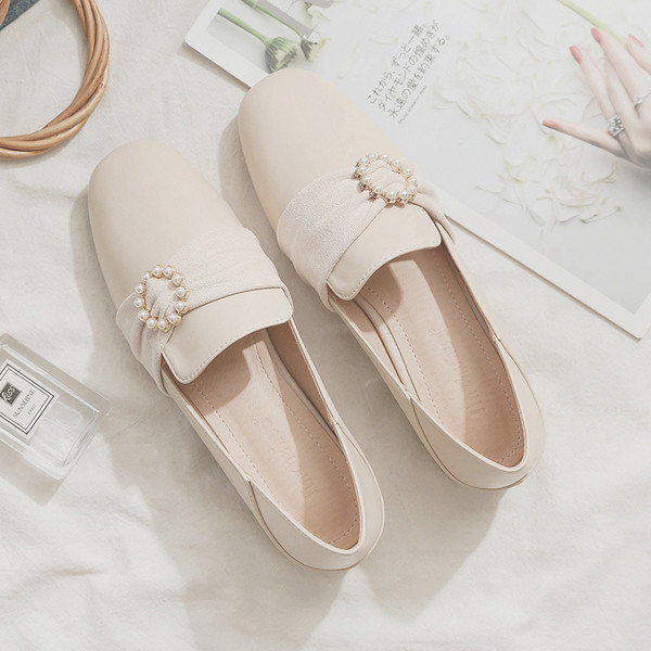 Gyöngyös, alacsony sarkú női alkalmi cipő