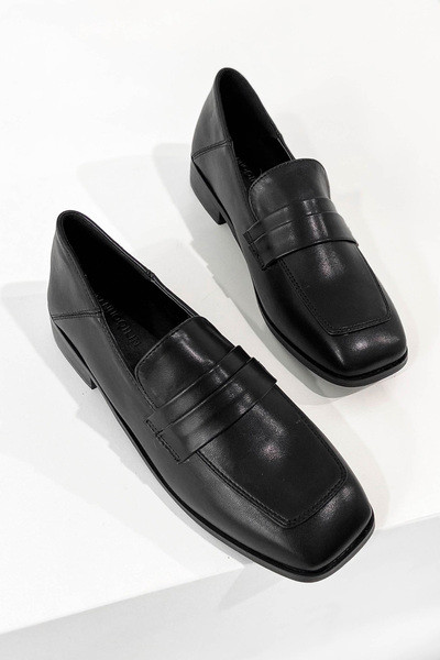 Eko bőrből készült stílusos női cipő lapos talppal - letisztult modell