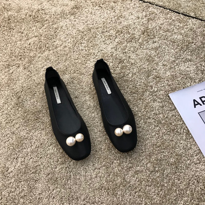 Női alkalmi cipő műbőrből, gyöngyökkel