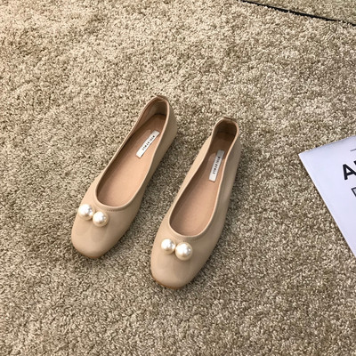 Női alkalmi cipő műbőrből, gyöngyökkel