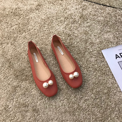 Női alkalmi cipő műbőrből, gyöngyökkel