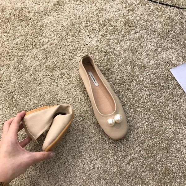 Női alkalmi cipő műbőrből, gyöngyökkel