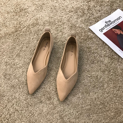 Öko velúrból készült, kihegyezett női cipőmodell