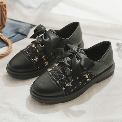 Aktuális női bőr fűzős cipő