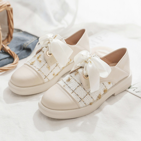 Aktuális női bőr fűzős cipő