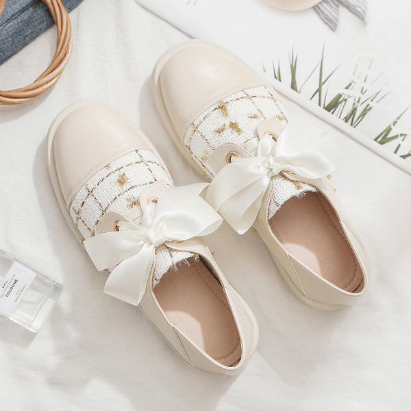 Aktuális női bőr fűzős cipő