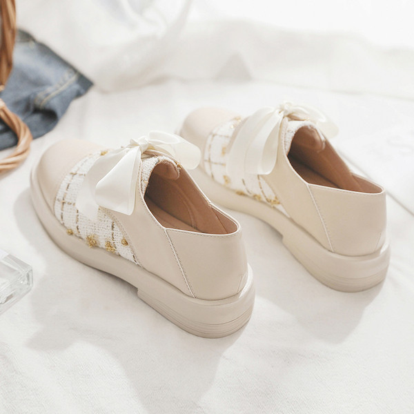 Aktuális női bőr fűzős cipő