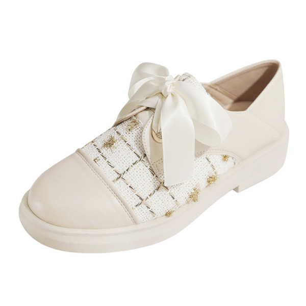 Aktuális női bőr fűzős cipő