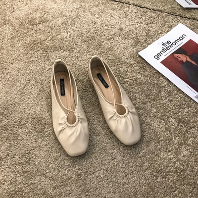 Lapos talpú, keresztes fűzős női alkalmi cipő