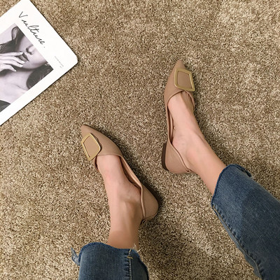 Öko bőrből készült női cipő új modellje, kétféle díszítéssel