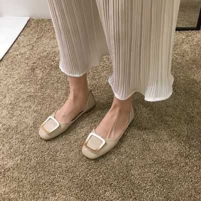 Öko bőrből készült női cipő új modellje, kétféle díszítéssel