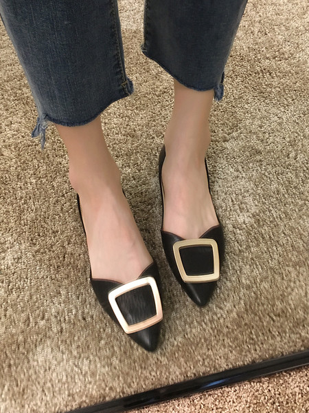 Öko bőrből készült női cipő új modellje, kétféle díszítéssel