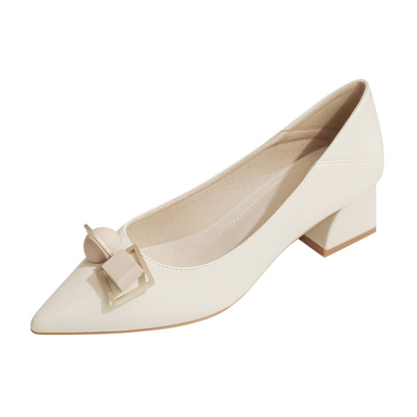 Női bőr cipő alacsony sarkú - hegyes modell