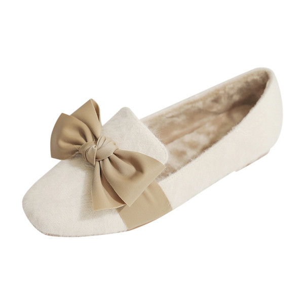 Női pehelycipő szalaggal