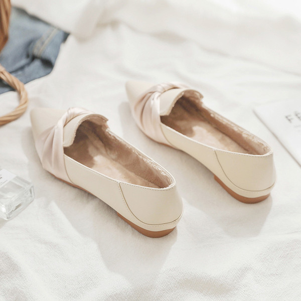 Stílusos női hegyes cipő meleg béléssel vagy anélkül