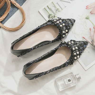 Női alkalmi cipő - hegyes, alacsony sarkú modell