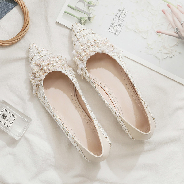 Női alkalmi cipő - hegyes, alacsony sarkú modell