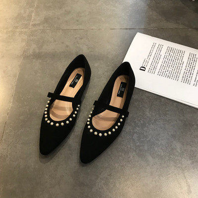 Női alkalmi cipő gyöngyökkel és pánttal