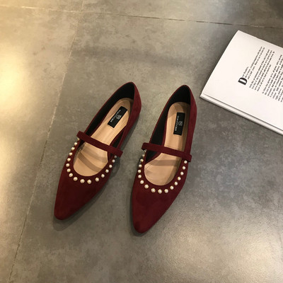 Női alkalmi cipő gyöngyökkel és pánttal