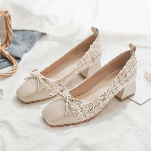 Modern női cipő alacsony sarkú szalaggal