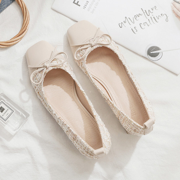 Modern női cipő alacsony sarkú szalaggal