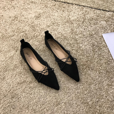 Modern női cipő eco velúr hegyes modellből fűzős