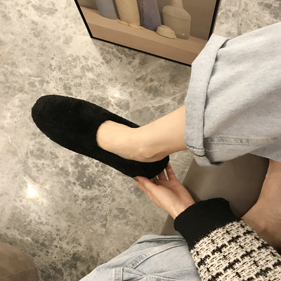 Alkalmi női cipő puha huzattal, lapos talppal