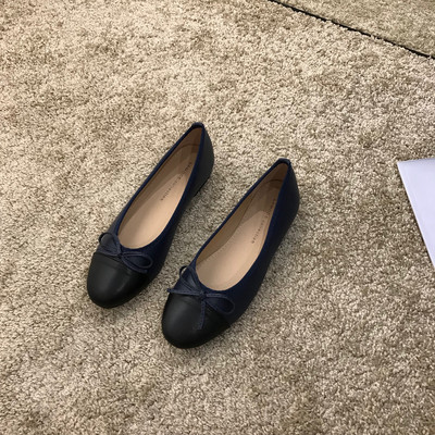 Alkalmi cipő új modellje mintával és szalaggal