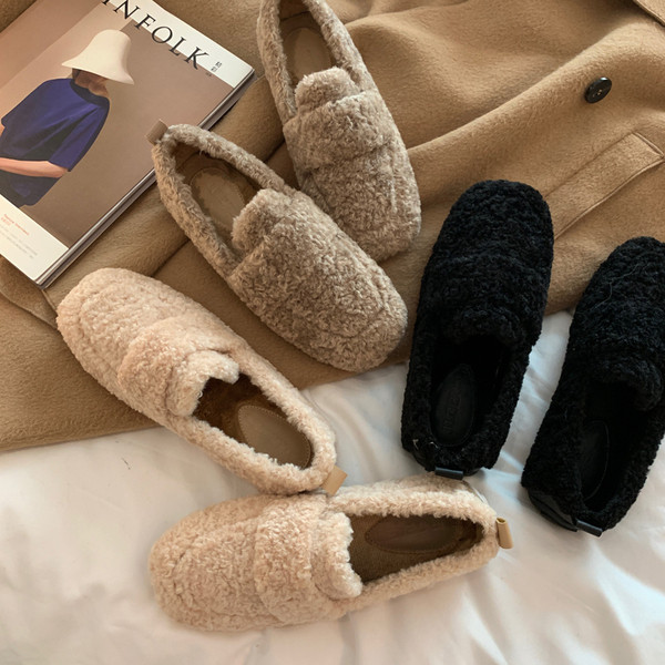 Női plüss cipő sima modell lapos talppal