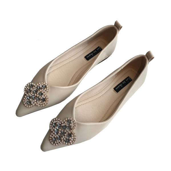 Női alkalmi cipők 3D elemekkel