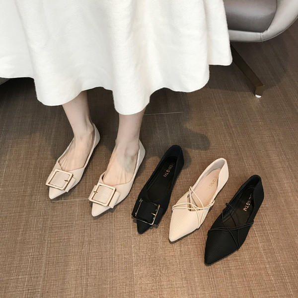 Női alkalmi cipő csattal - hegyes modell